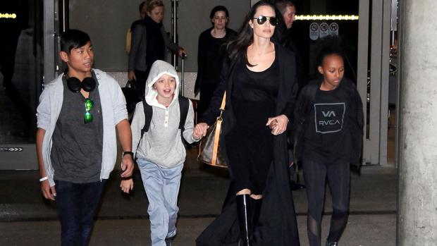 El FBI interroga a Angelina Jolie y sus hijos