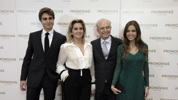 Alberto Palatchi y Susana Gallardo, junto a sus hijos Alberto y Marta