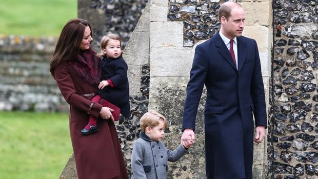 Duques de Cambridge, junto a sus dos hijos