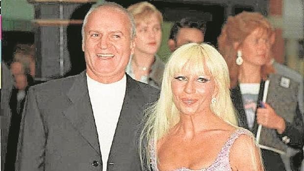 Versace, dos decádas después de la muerte de Gianni