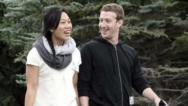Mark Zuckerberg junto a su esposa, Priscilla Chan