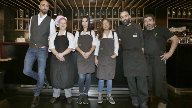 Zelai enseña cómo hacer algunas de sus tapas estrella