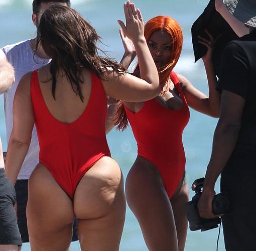 Teyana Taylor junto a Ashley Graham durante la sesión de fotos