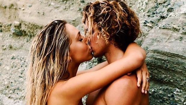 Jay Alvarrez y Alexis Ren