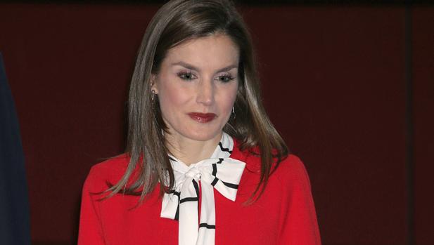 El abrigo de Doña Letizia en sus 1.000 días como reina del que todo el mundo habla