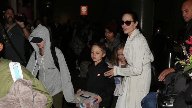 Angelina Jolie y sus hijos (imagen de archivo)