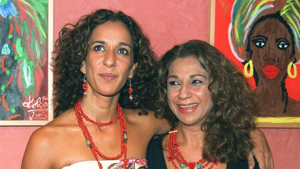 Lolita y Rosario Flores homenajean a su madre en el 22 aniversario de su fallecimiento