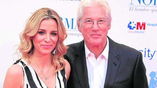 El metroespiritual Richard Gere, junto a Alejandra Silva, su novia española