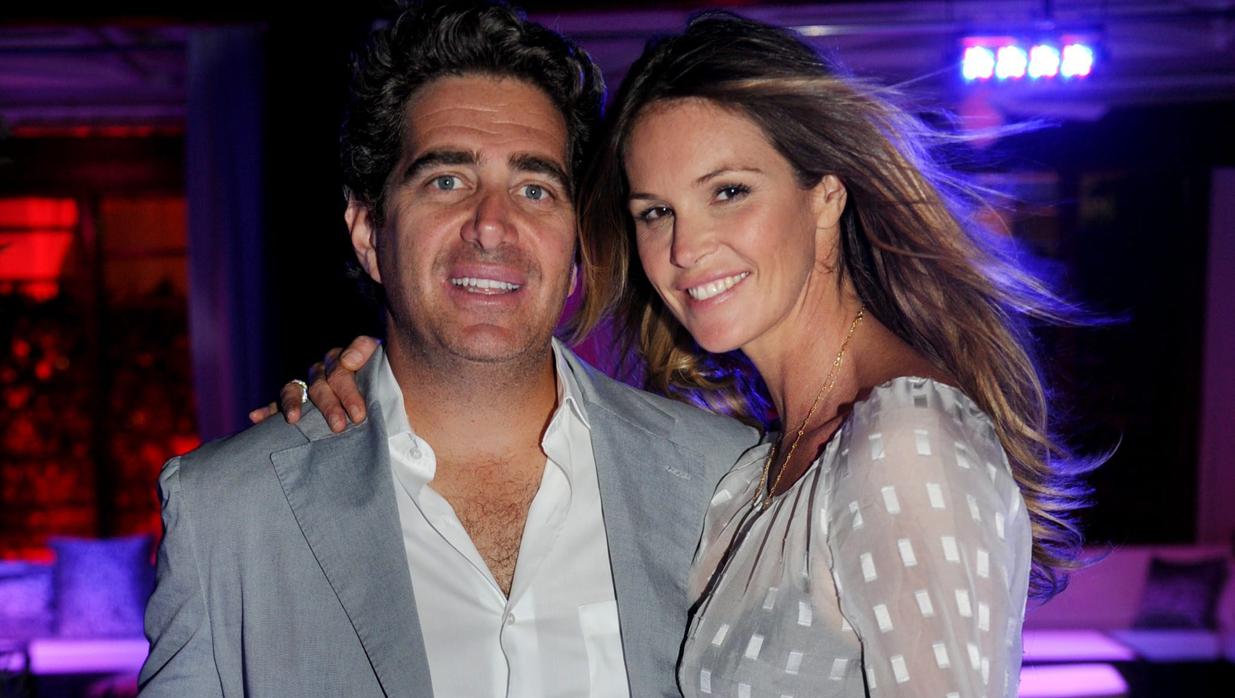  Elle Macpherson y su novio