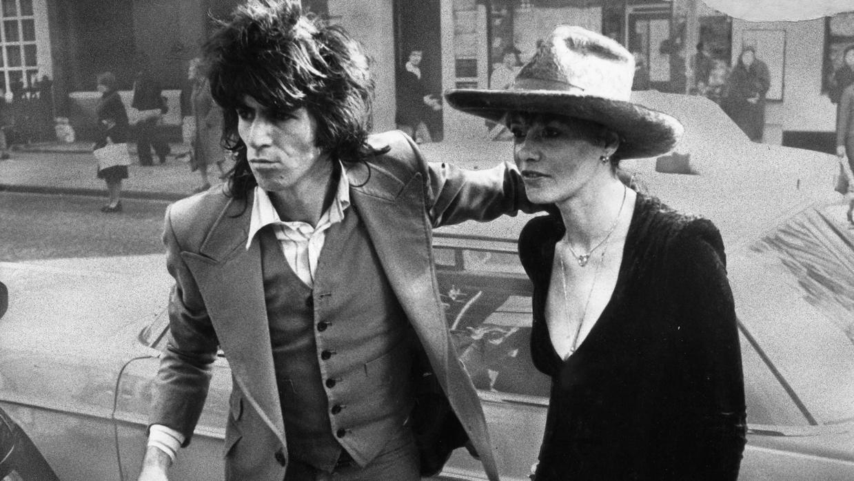 Anita Pallenberg con Keith Richards en 1973