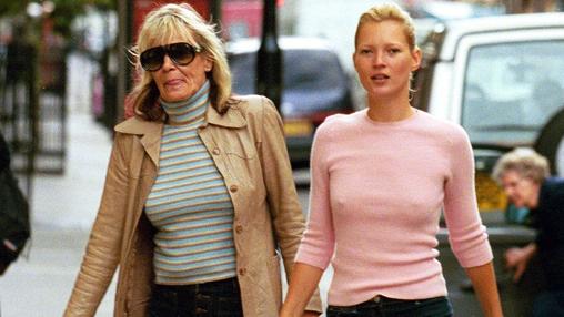 Kate Moss con la propia Anita Pallenberg, es quien más se asemeja hoy en día a la musa de los Stenes