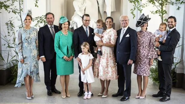 La familia real sueca posa durante la celebración del cumpleaños