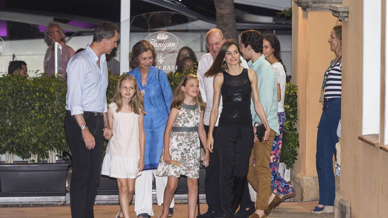 La Familia Real, el pasado verano durante una cena en Mallorca