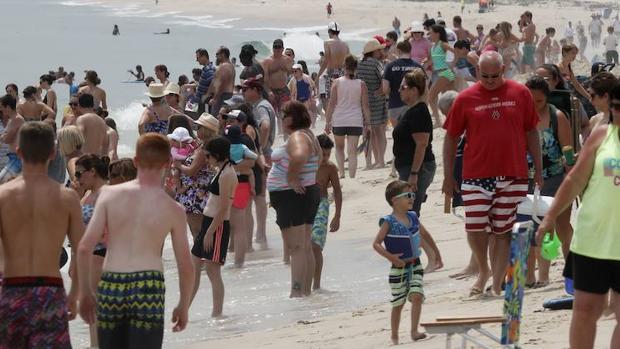 ¿Cómo hacer ejercicio en la playa en verano?