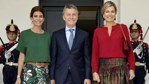 Mauricio Macri y Juliana Awada dan las condolencias a su «amiga» Máxima de Holanda