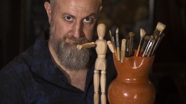 Manuel Luna, de La Tasca del Pintor: «En mi mesa no faltan pan y humor»