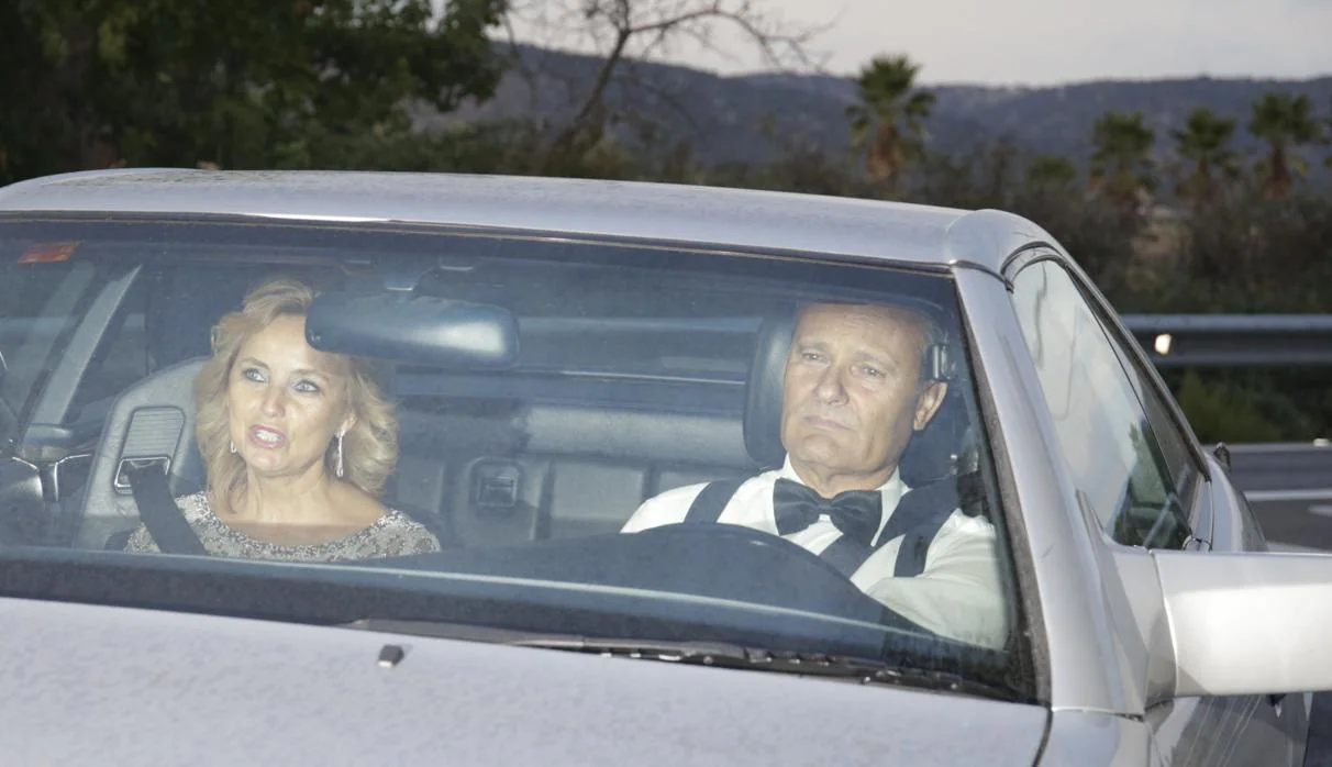 Javier Merino y Beatriz Grande llegando a la boda