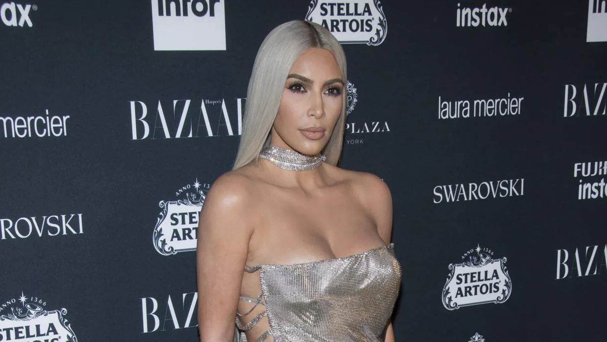 Kim Kardashian en un evento de Harper's Bazaar