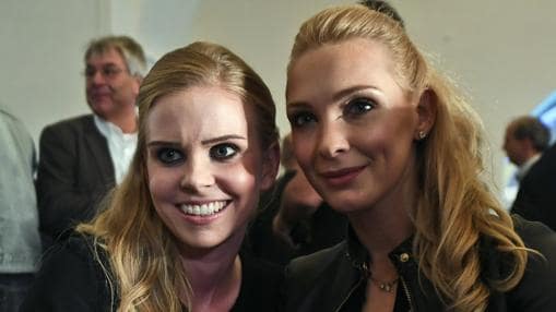 Susanne junto a Philippa Strache, mujer del líder de la extrema derecha