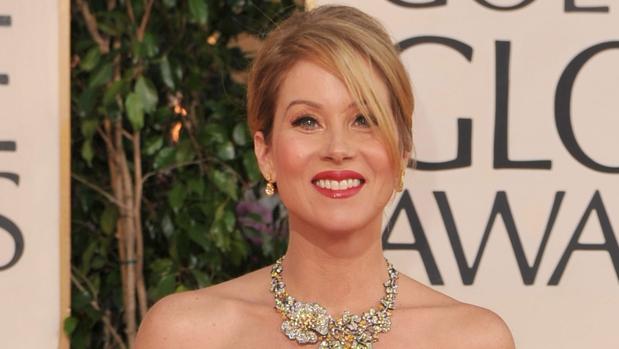 La actriz Christina Applegate esquiva el cáncer extirpándose las mamas y los ovarios