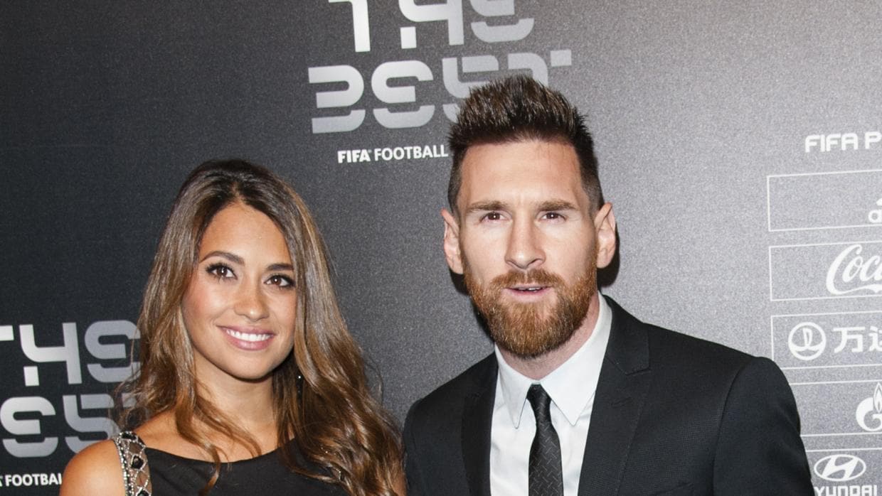 Messi junto a su mujer