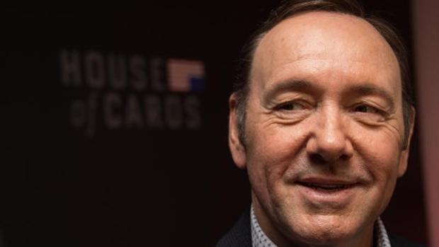 Netflix «fulmina» a Kevin Spacey y estudia cómo continuar sin él la serie House of Cards