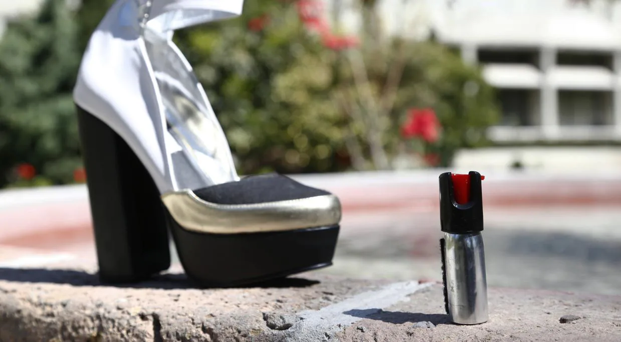A la venta unos tacones con gas pimienta para frenar la violencia contra las mujeres en México
