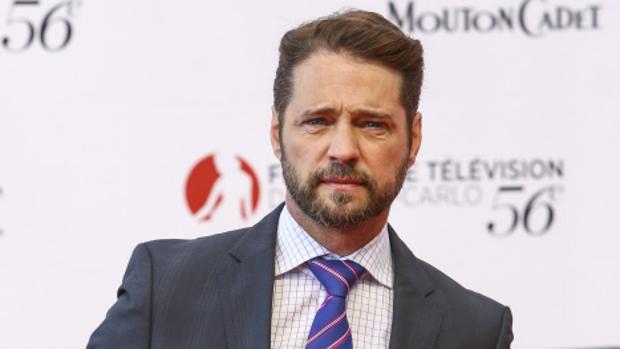 Jason Priestley le propinó un puñetazo en la cara a Harvey Weinstein hace 22 años