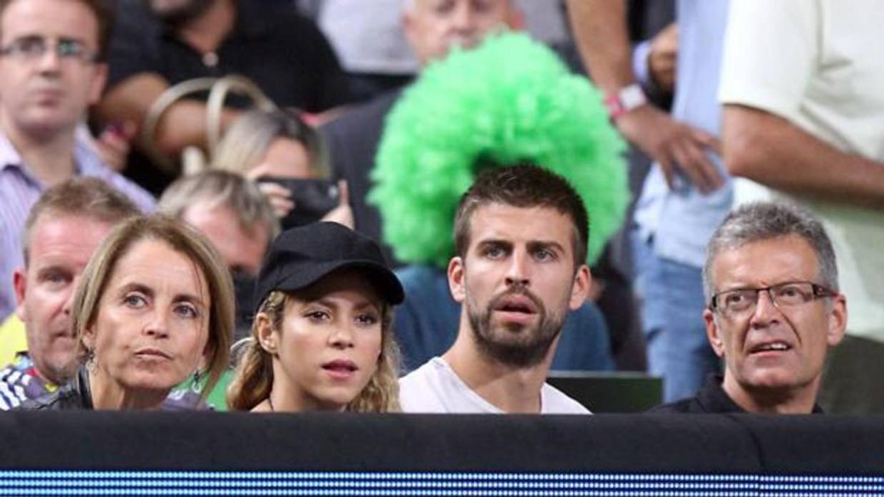 Shakira junto a Gerard Pique y sus padres