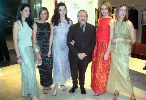 El modisto Pedro del Hierro en el año 2000, durante la Pasarela Cibeles