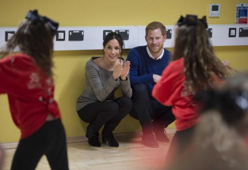 El Príncipe Harry y Meghan Markle en Cardiff