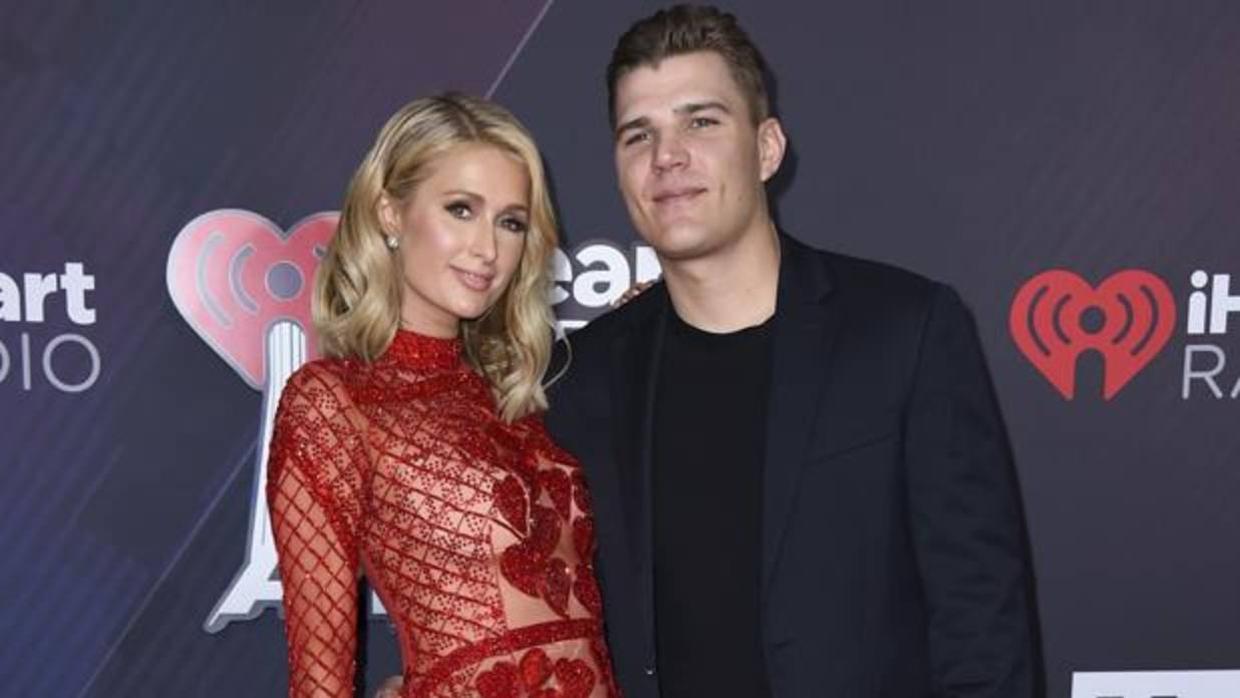 Chris Zylka, prometido de Paris Hilton: «Es la mujer más inteligente que conozco»