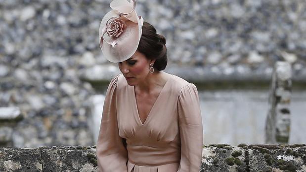 El vestido de Catalina de Cambridge en la boda de su hermana ya tiene versión «low cost»