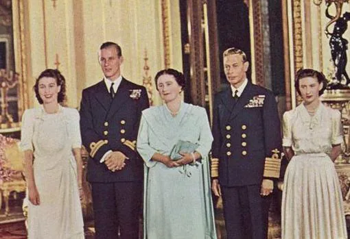 De izquierda a derecha, la entonces Princesa Isabel, Felipe, la Reina Madre, el Rey Jorge y la Princesa Margarita