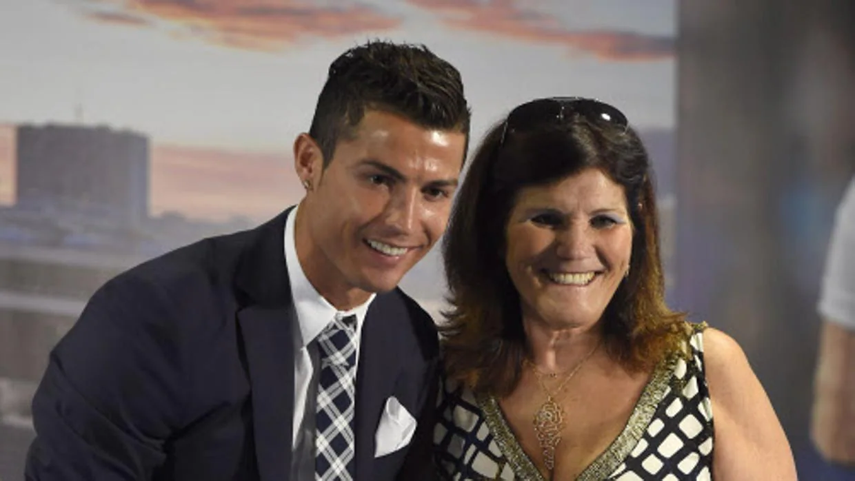 Cristiano Ronaldo junto a su madre Dolores Aveiro