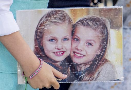 El regalo que recibieron la Princesa Leonor y la Infanta Sofía en la misa de Pascua