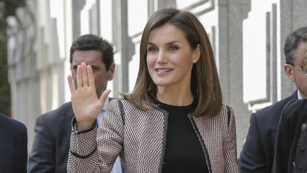 La Reina Letizia asiste a su primer acto tras el tsunami del vídeo