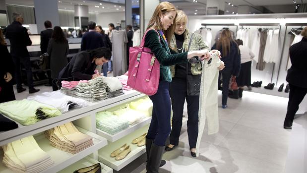 La petición viral a Inditex para que aumente las tallas: «Por favor, Amancio, que tengo el culo grande»