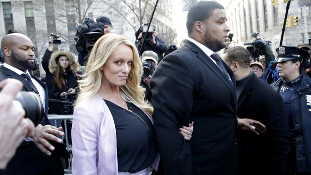 El día a día de Stormy Daniels, la actriz que demandó a Trump: trabajo como stripper y 20 dólares por foto