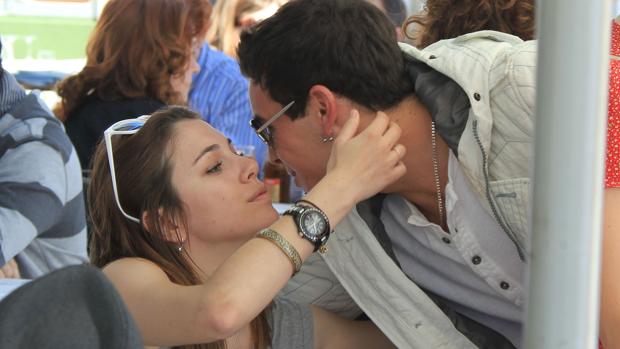 Mario Casas sobre su beso con Blanca Suárez: «El de la foto no soy yo»