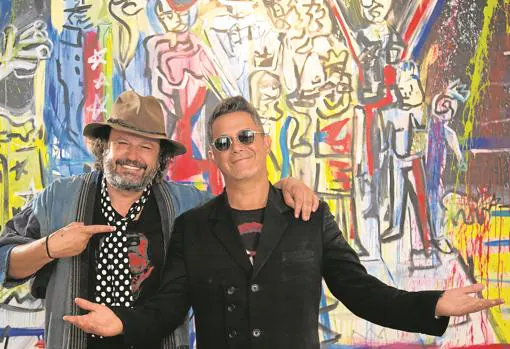 El cantante junto a su compañero, Domingo Zapata el pasado4 de mayo