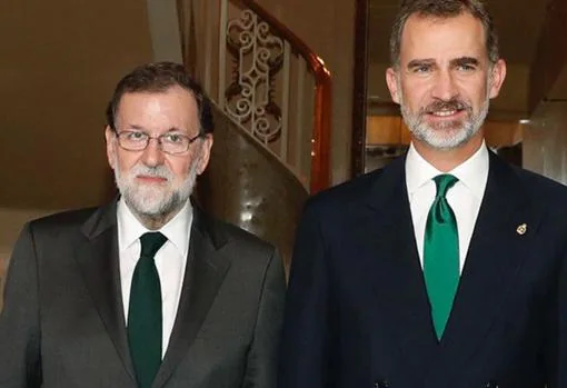 Felipe VI y el presidente del Gobierno lucieron corbatas del mismo color en los premios Princesa de Asturias