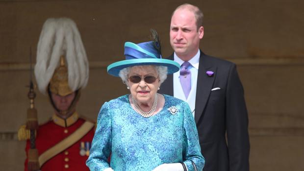 Isabel II conmemora los 65 años de su coronación