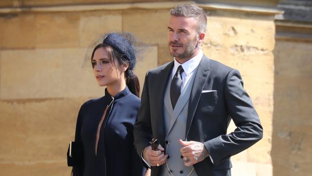 David y Victoria Beckham subastan los trajes que lucieron en la boda de los duques de Sussex