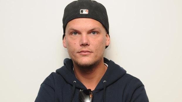 Familiares y amigos dan su último adiós a Avicii