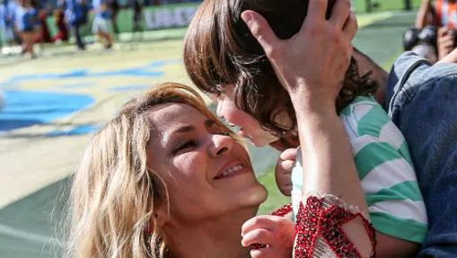 Shakira, Piqué y su hijo