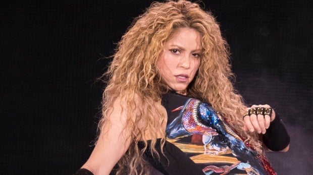 Shakira utiliza un símbolo nazi para promocionar su gira