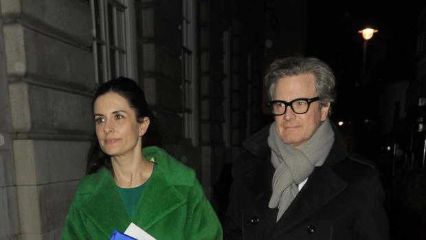 La mujer de Colin Firth retira la demanda por acoso a su ex amante