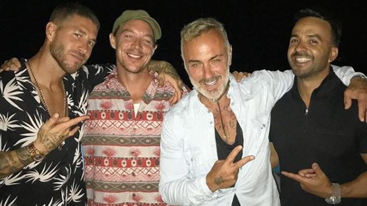Sergio Ramos se compromete y se va de «despedida» a Ibiza junto a Luis Fonsi y Gianluca Vacchi