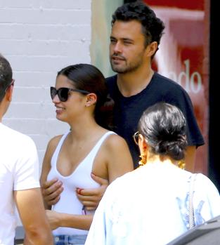 Sara Sampaio y Oliver Ripley